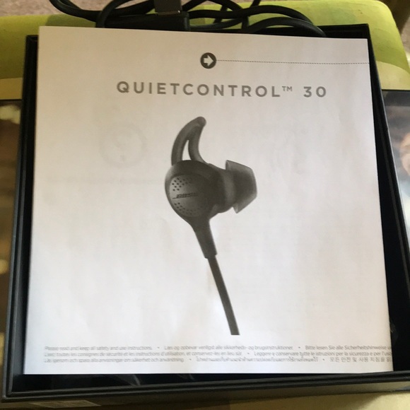 Bose noise cancelling headphones/headset - Picture 3 of 6